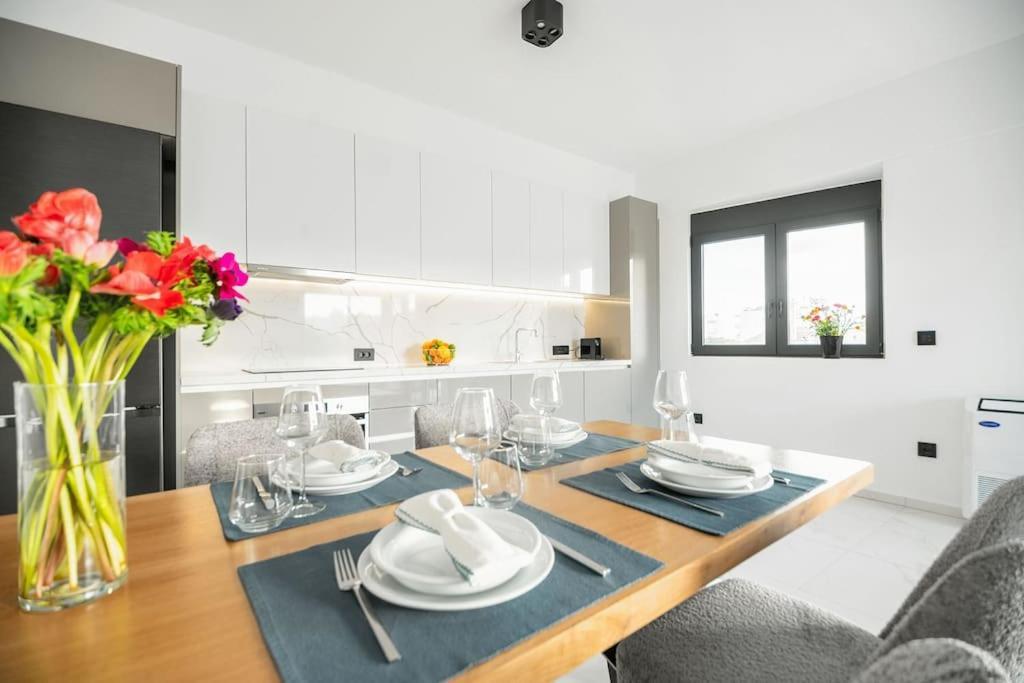 Maison Du Jardin 2-Bedroom Apartment Private Outdoor Jacuzzi Rhodes City Εξωτερικό φωτογραφία