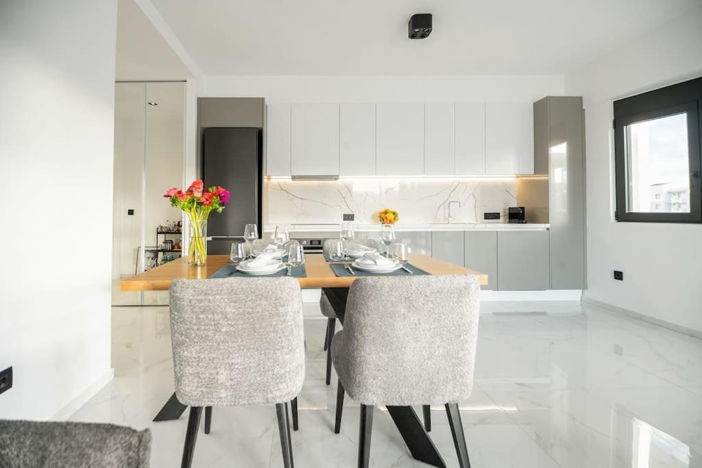 Maison Du Jardin 2-Bedroom Apartment Private Outdoor Jacuzzi Rhodes City Εξωτερικό φωτογραφία