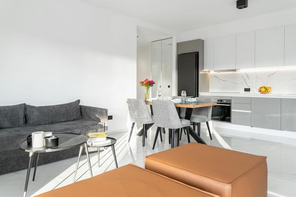 Maison Du Jardin 2-Bedroom Apartment Private Outdoor Jacuzzi Rhodes City Εξωτερικό φωτογραφία