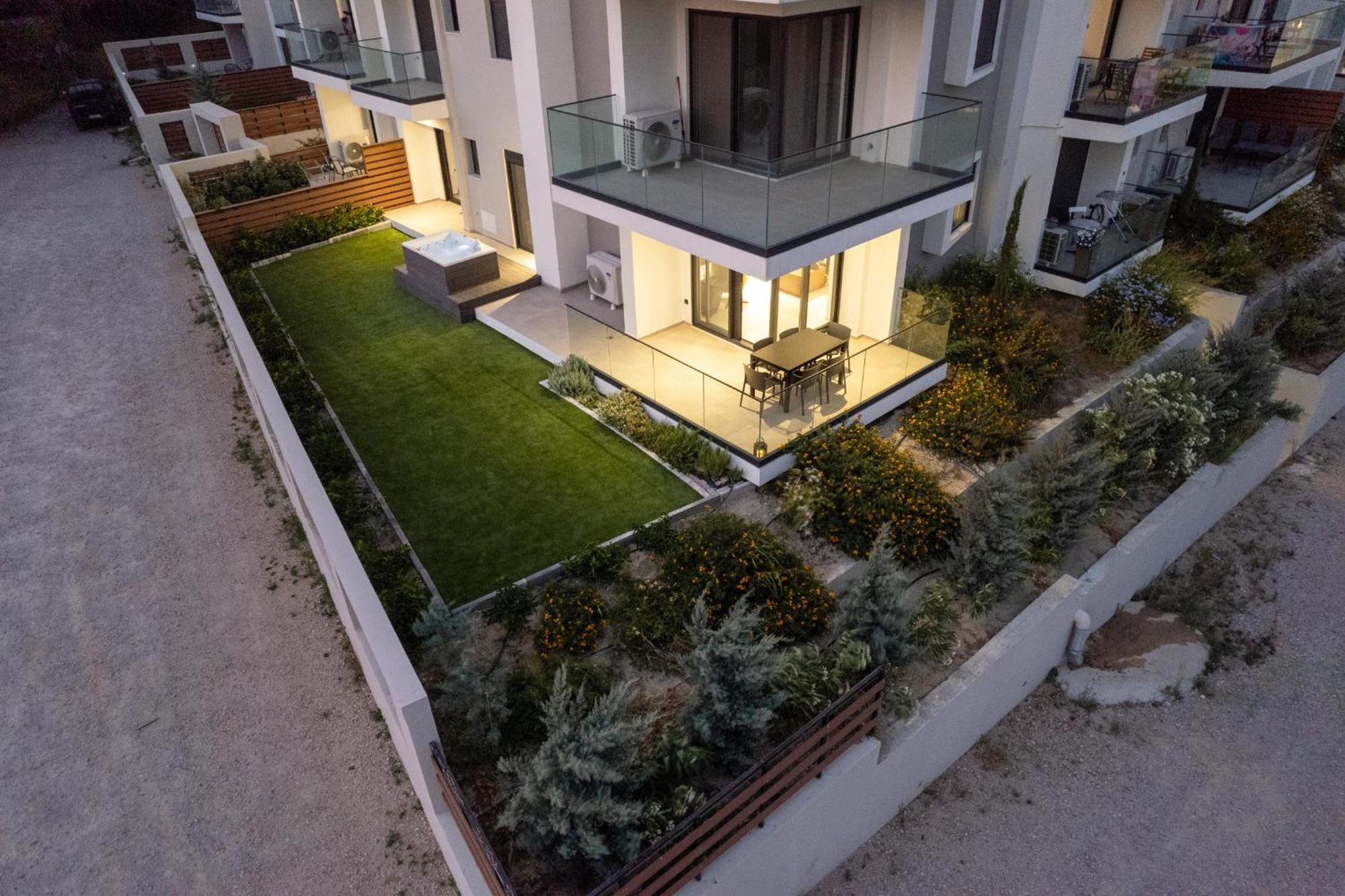 Maison Du Jardin 2-Bedroom Apartment Private Outdoor Jacuzzi Rhodes City Εξωτερικό φωτογραφία
